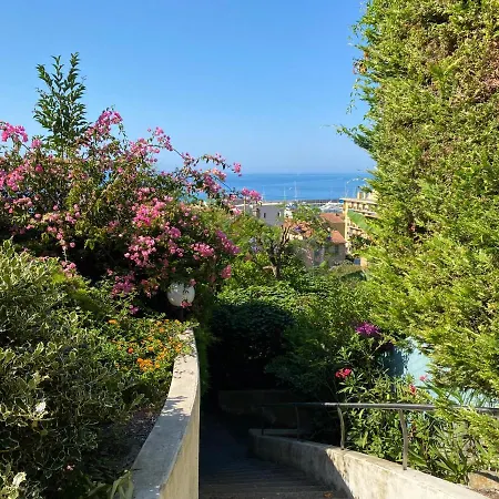 Apartment Mansfield Vue Carte Postale Terrasse Piscine Calme Port A 200m A Pied Menton